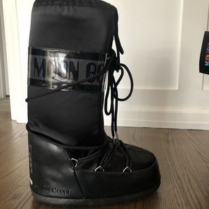 Women’s Moonboot Glance- Black- NWT